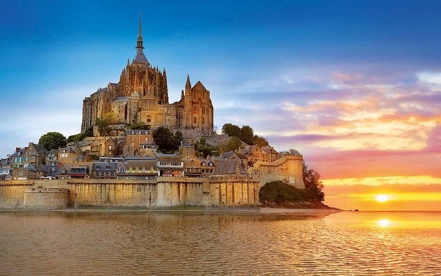 Du lịch Pháp khám phá ốc đảo Mont Saint Michel linh thiêng, huyền bí